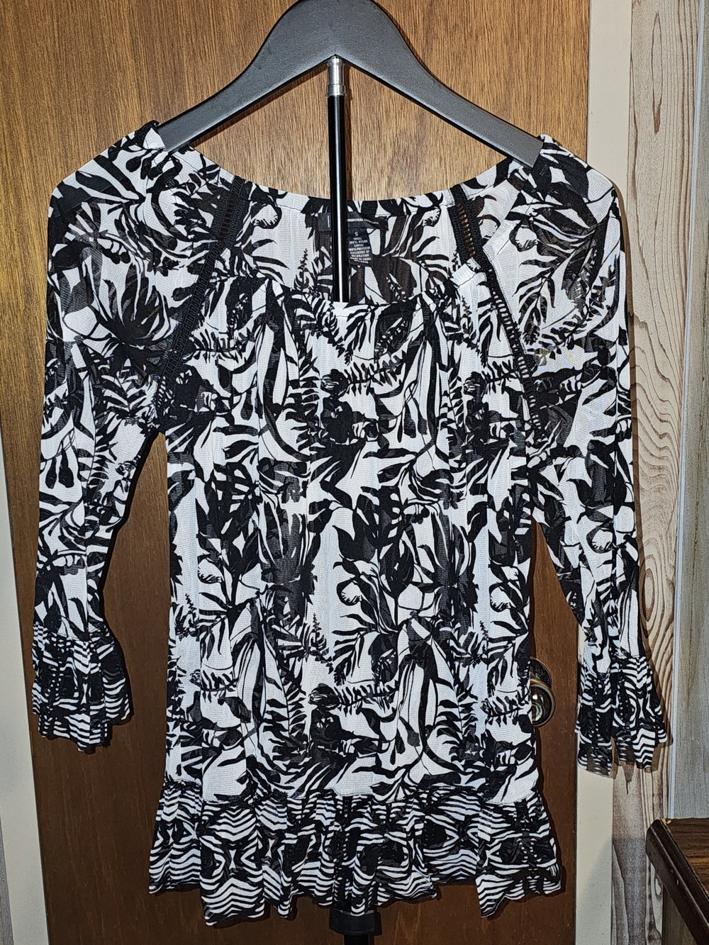 INC International Concepts Black and White Floral Long Sleeve Peasant Top